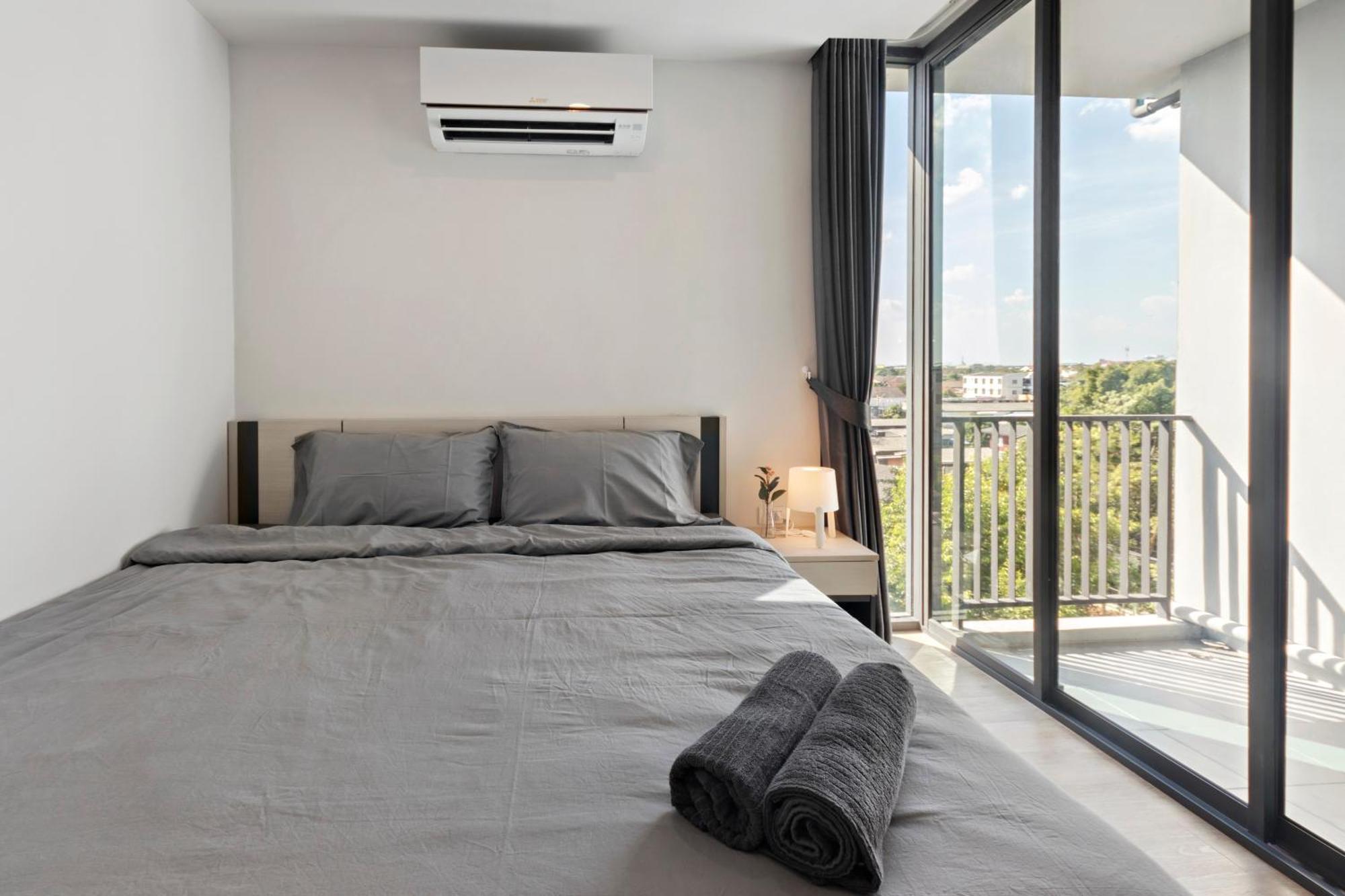 Nidhra นิทรา Appartement Ban Lat Krachaeng Buitenkant foto