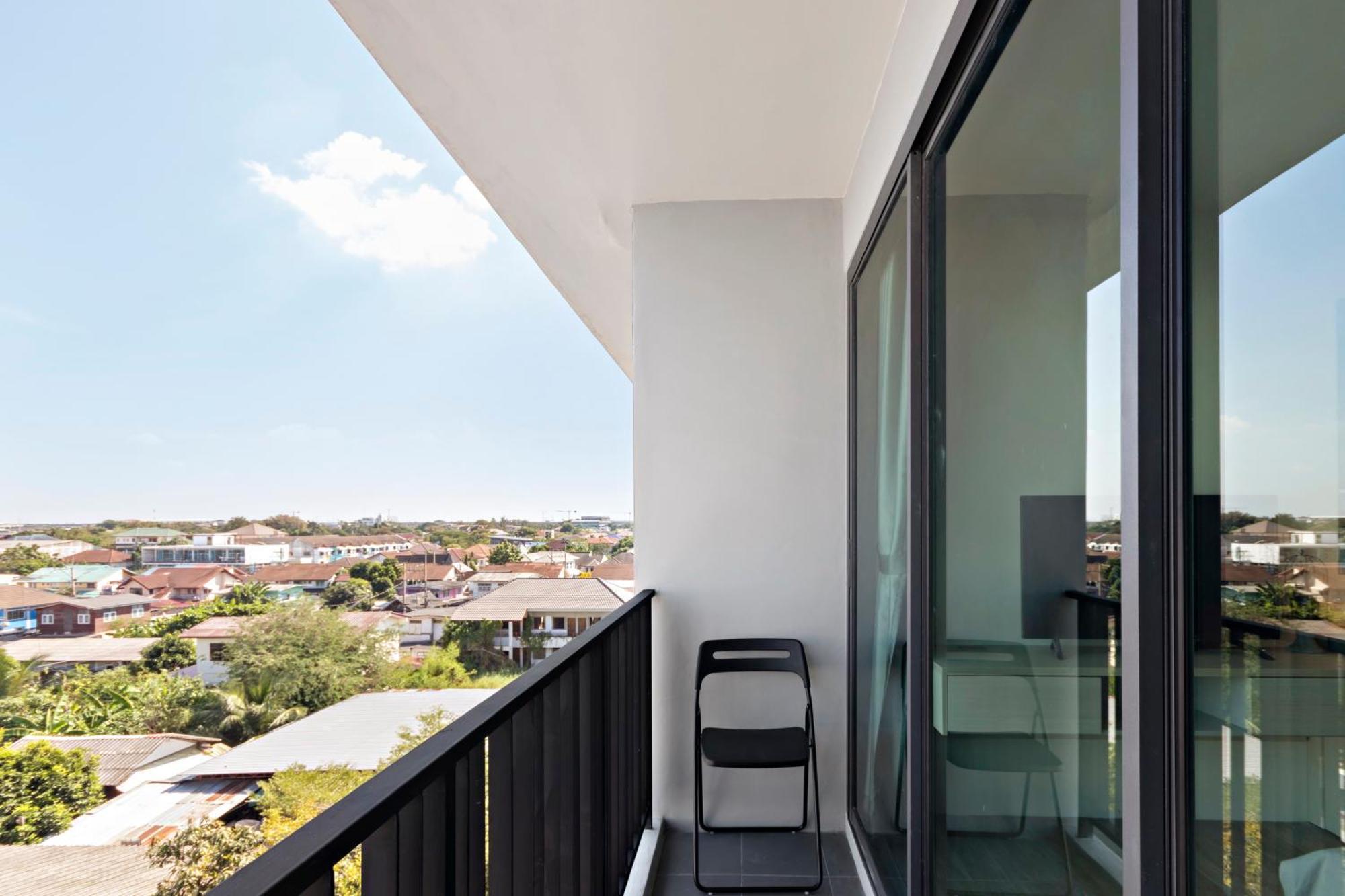 Nidhra นิทรา Appartement Ban Lat Krachaeng Buitenkant foto