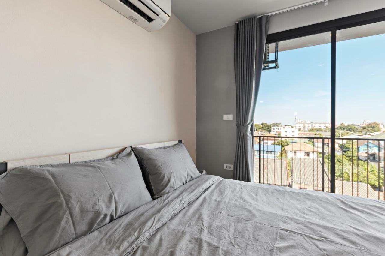 Nidhra นิทรา Appartement Ban Lat Krachaeng Buitenkant foto