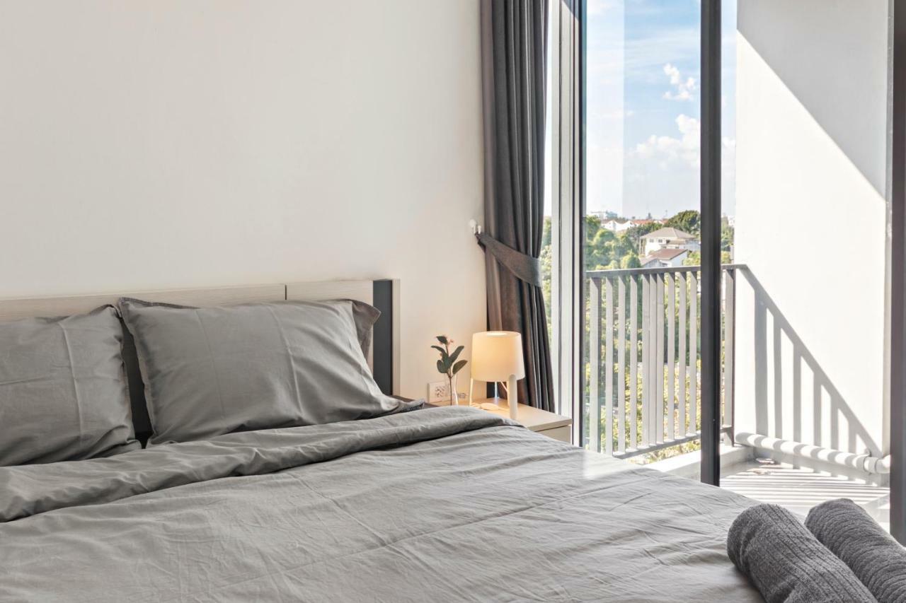 Nidhra นิทรา Appartement Ban Lat Krachaeng Buitenkant foto