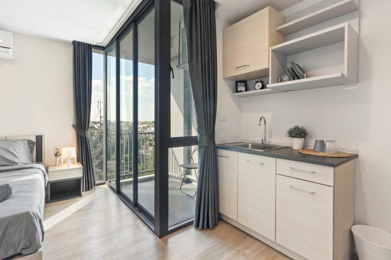 Nidhra นิทรา Appartement Ban Lat Krachaeng Buitenkant foto